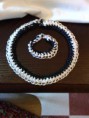 Conjunto de collar y pulsera de ganchillo